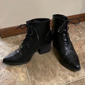 YRU Aura witchy moon boots